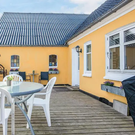 4 Star In Lokken Vakantiehuis