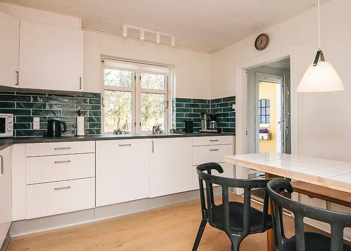 Semesterbostad 4 Star In Lokken *